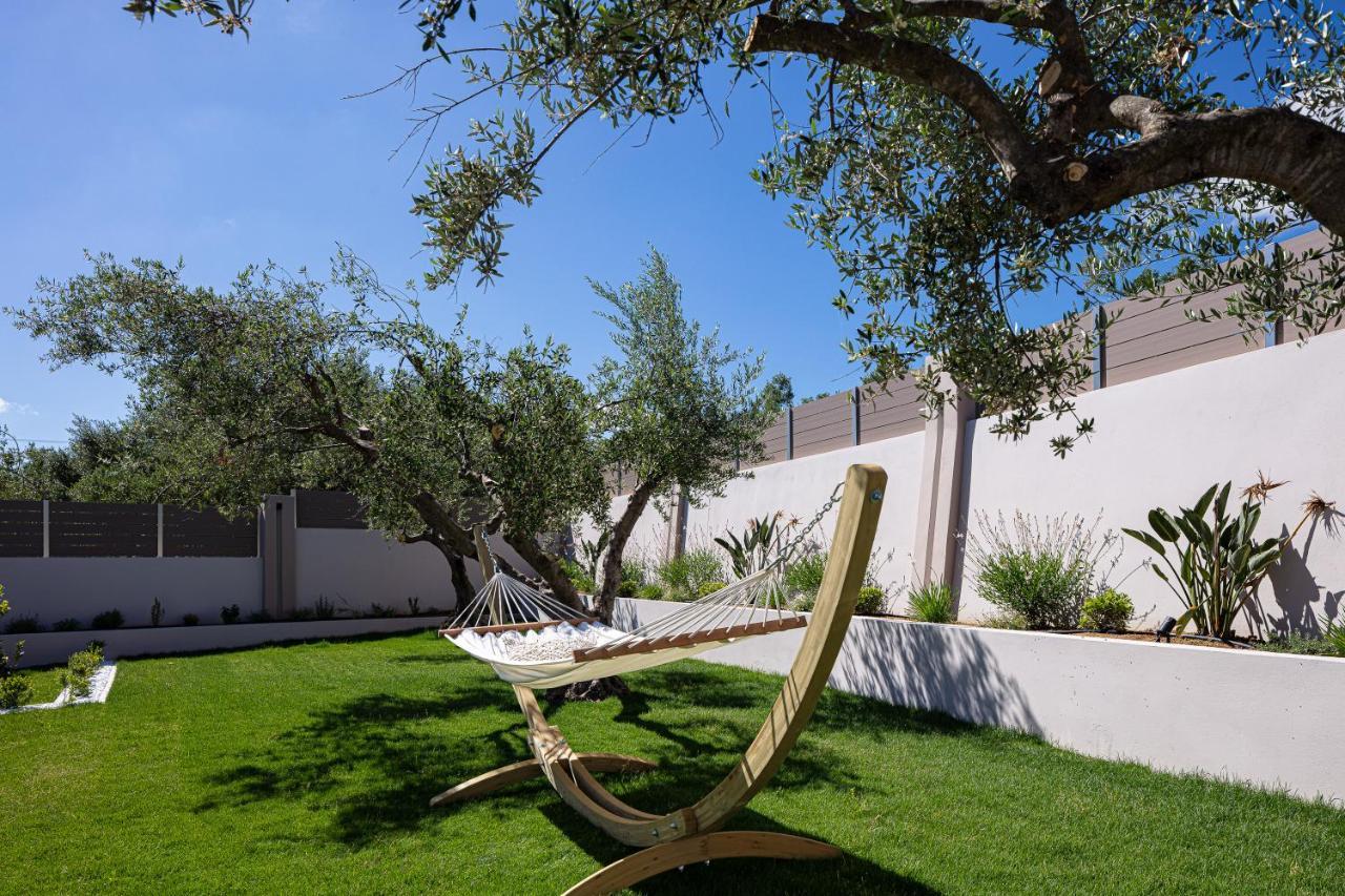 Koin Villa Sunrise, With Heated Pool & Whirlpool Perama  エクステリア 写真