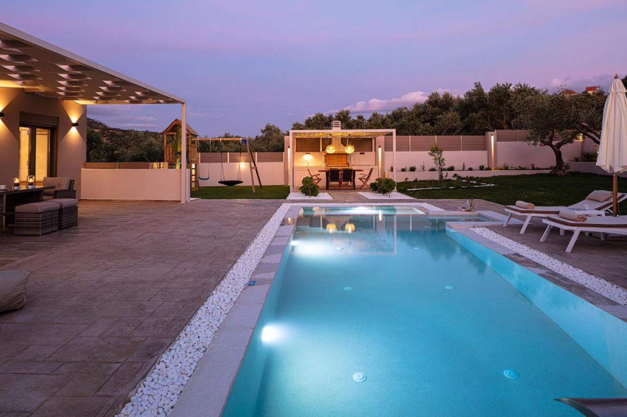 Koin Villa Sunrise, With Heated Pool & Whirlpool Perama  エクステリア 写真