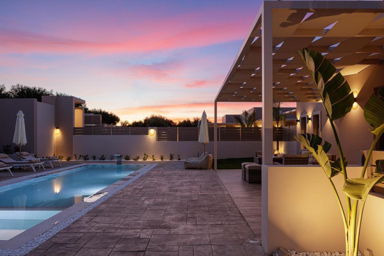 Koin Villa Sunrise, With Heated Pool & Whirlpool Perama  エクステリア 写真