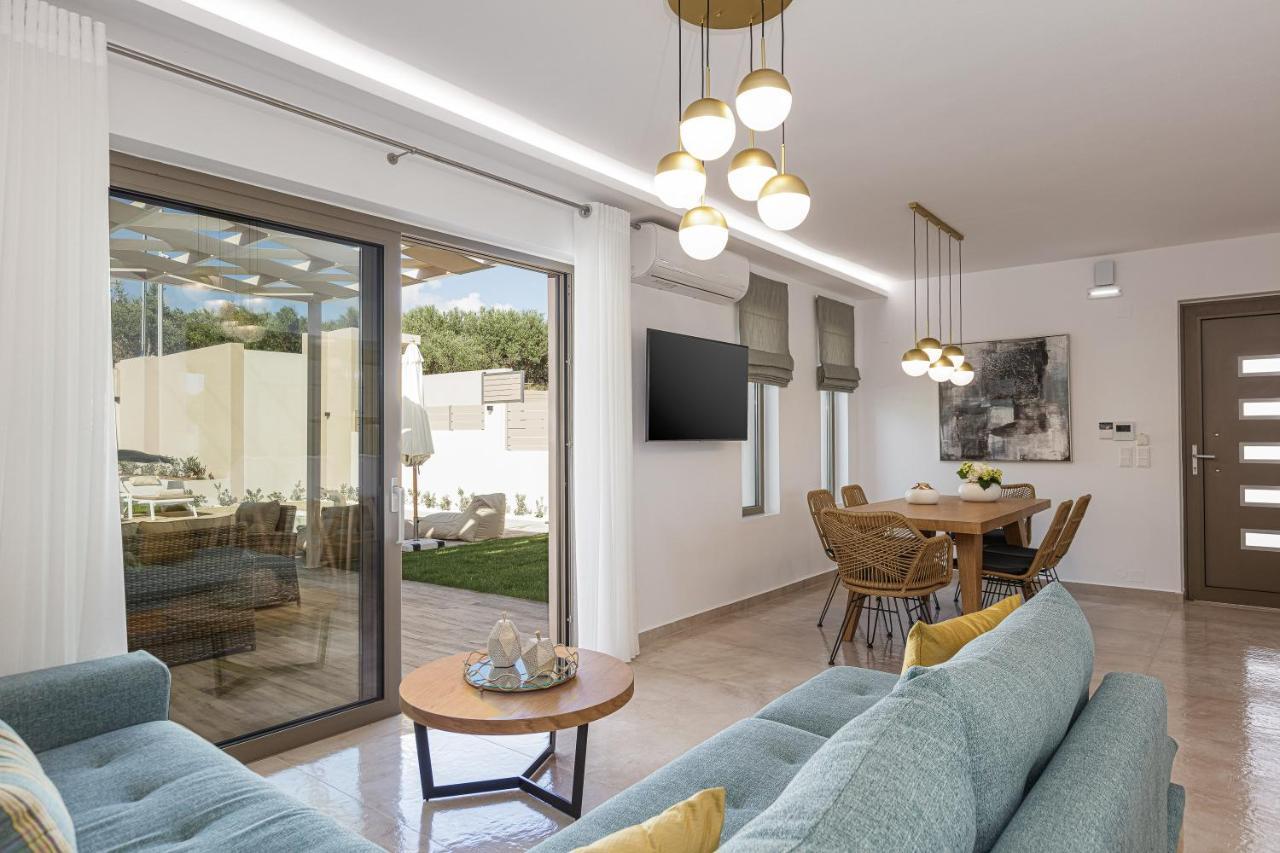 Koin Villa Sunrise, With Heated Pool & Whirlpool Perama  エクステリア 写真